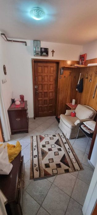 Inchiriez apartament 2 camere