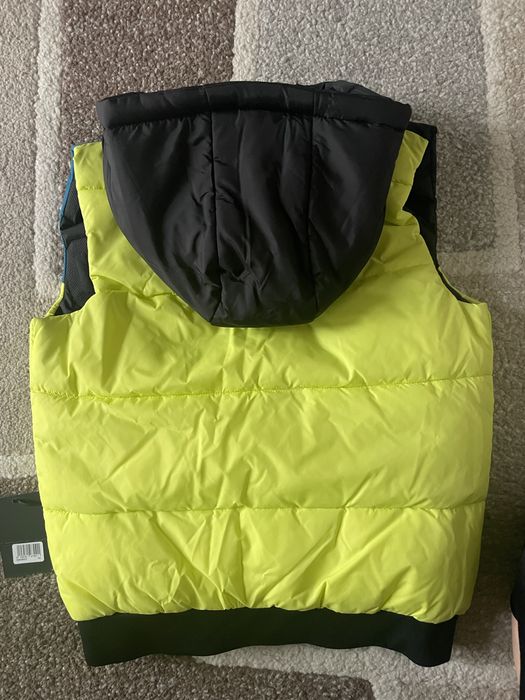 Vesta NOUA, copii DKNY, cu doua fete 7-9 Ani