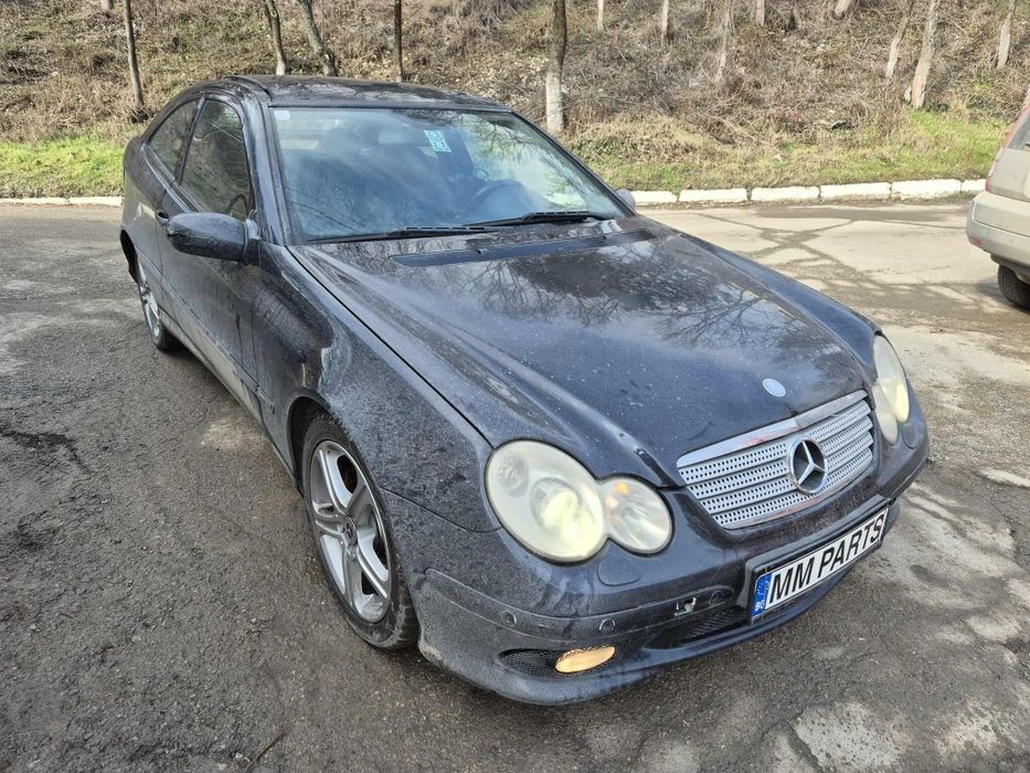 Mercedes W203 C230 204кс M272 AMG пакет ксенон ръчка НА ЧАСТИ!
