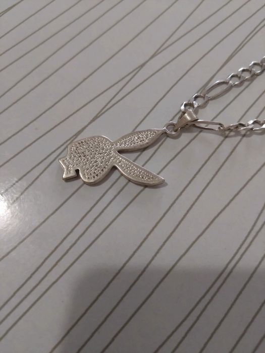 Vând pandantiv playboy cu lant de argint