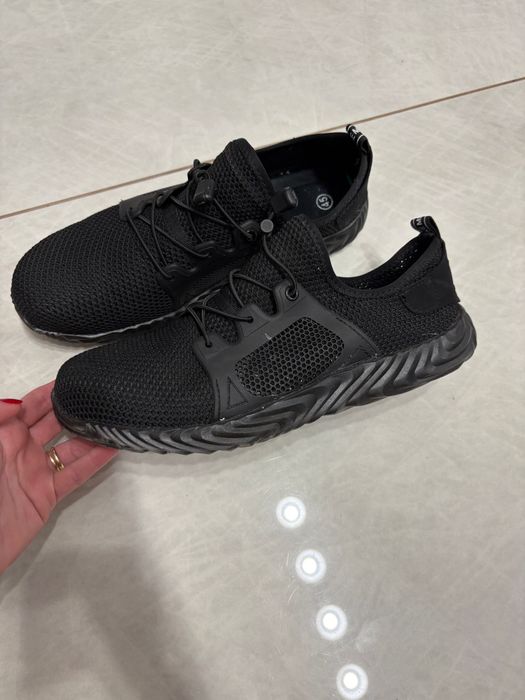 Vand papuci de lucru cu bombeu de metal