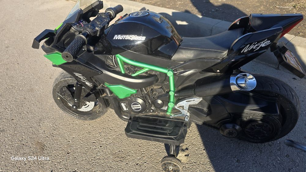 Детски акумолаторен мотор