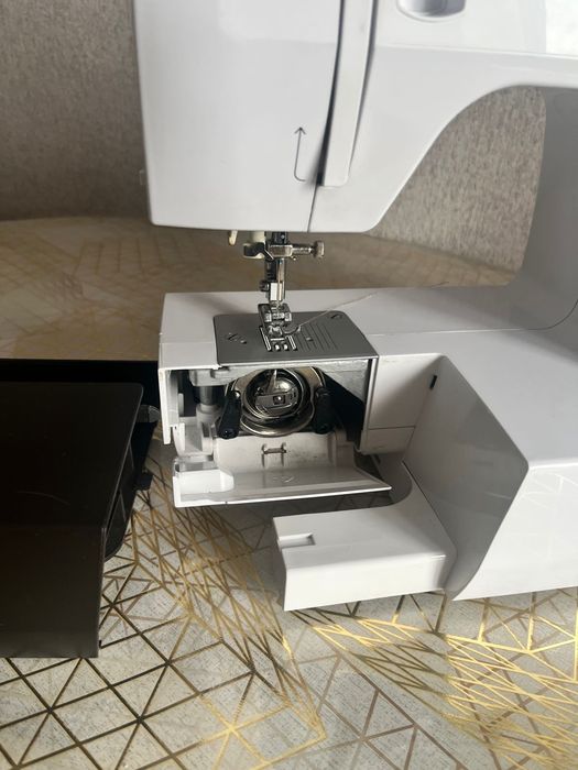 Швейная машинка bernette sublime london 3