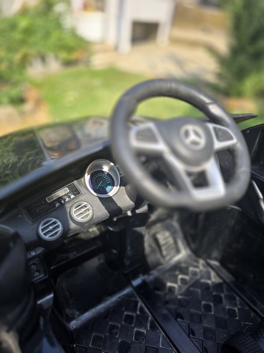 Детска акумулаторна кола мерцедес