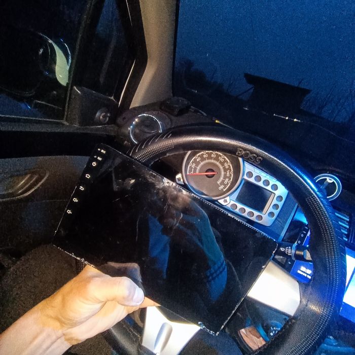 Tesla Android avto monitor arzon