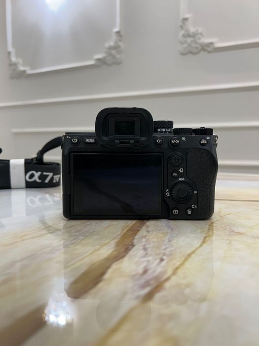 Sony A7 mark IV Отлично Състояние