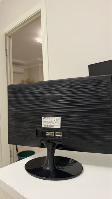 Монитор Samsung SyncMaster S22B300B, Full HD