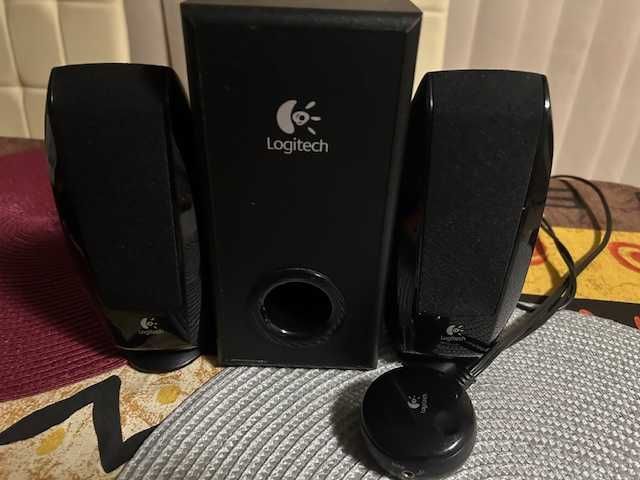 HP Pavilion 17.3 с чанта  мишка  тонколони и субуфер Logitech