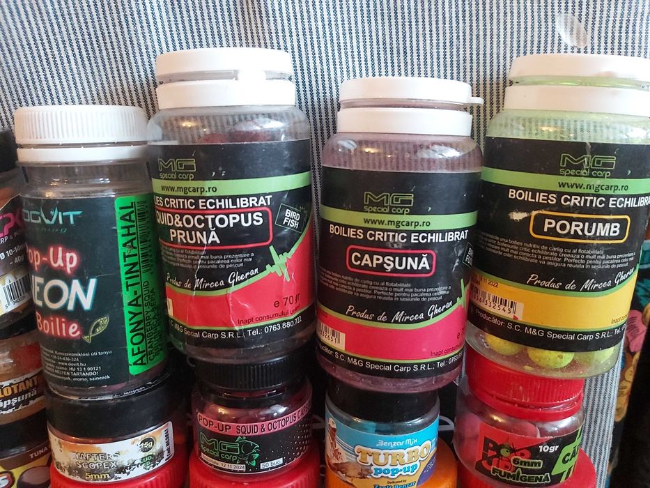 O cutie plina nade si momeli pt pescuit la crap