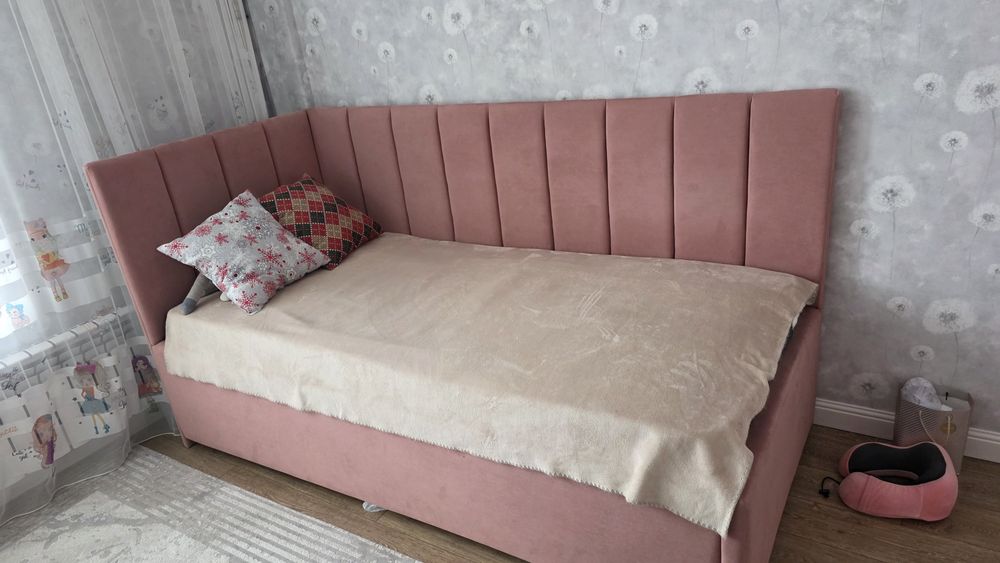 Кровать девочки с матрасом