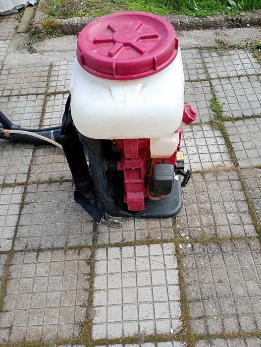 Моторна пръскачка  за високо пръскане