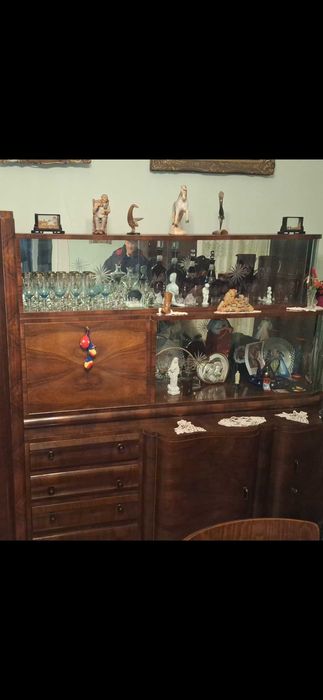 Masa tv ,pat ,vitrina lemn masiv veche