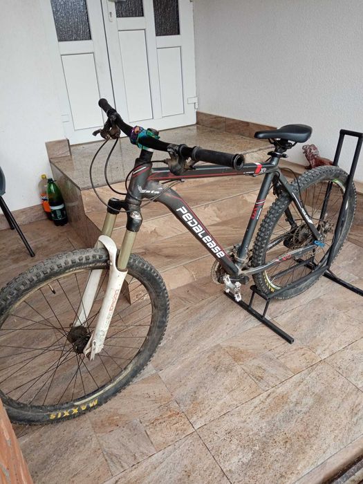 Vand 3 biciclete un hardtail, un bmx si un city bike