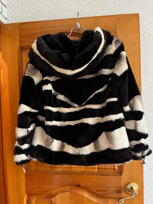 Продам шубу норковую