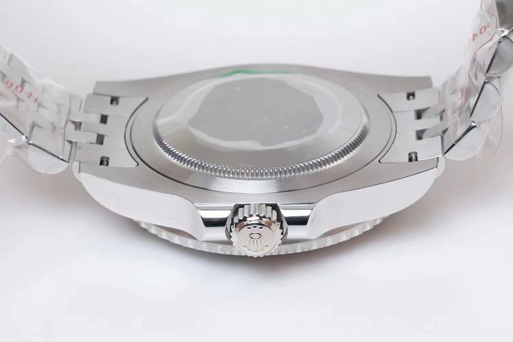 Часовник Rolex Pepsi