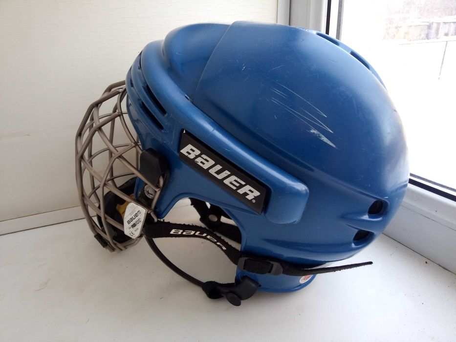 Хоккейная каска с маской