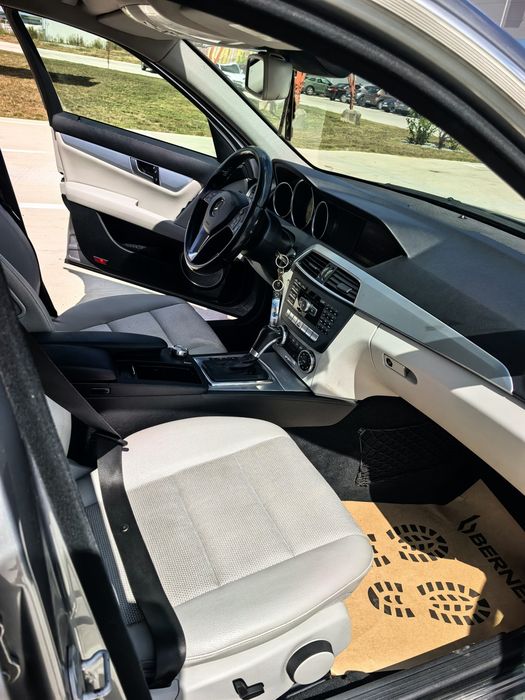 Vand Mercedes C300 4 matic