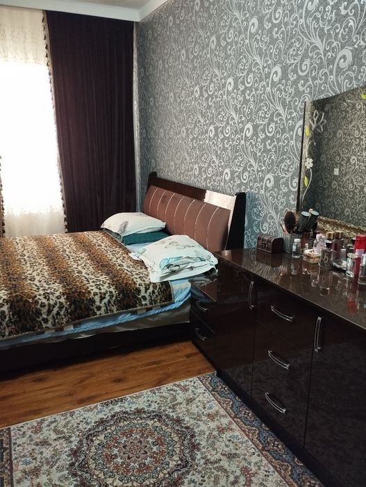 Дом сотилади 4 хонали  евро ремонт 4 этаж