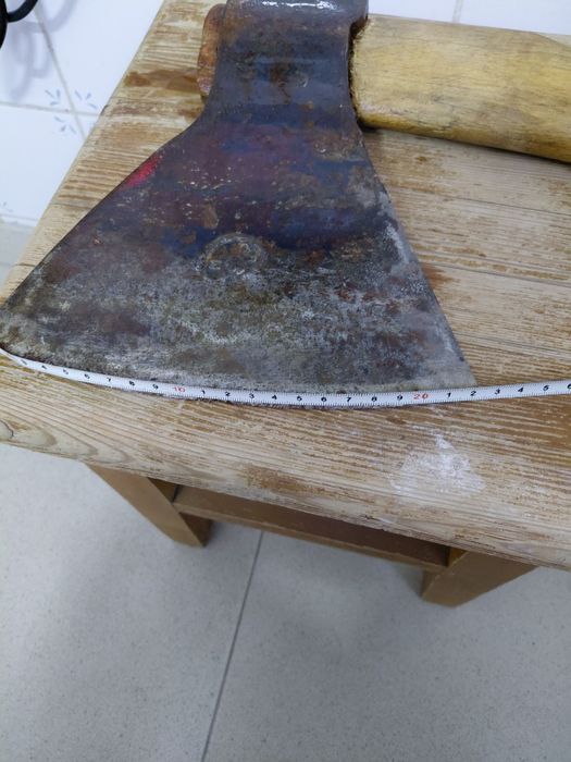 Топор мясника с топорищем