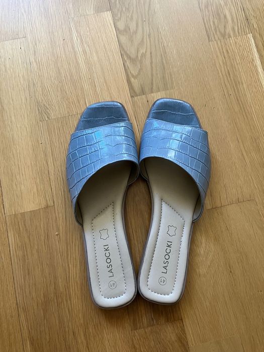 Светло сини лачени кожени чехли, р-р 41