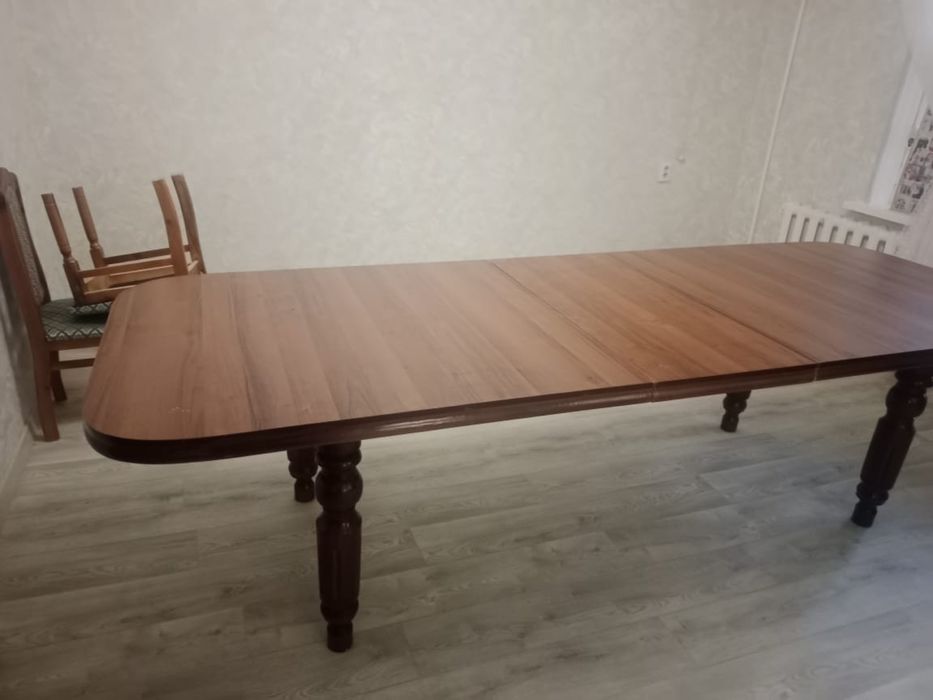 Продается стол 3м