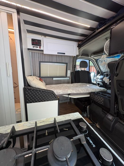 Autoruotă, campervan, omologată RAR, independentă energetic, echipată și pregătită pentru călătorii atât vara cât și iarna