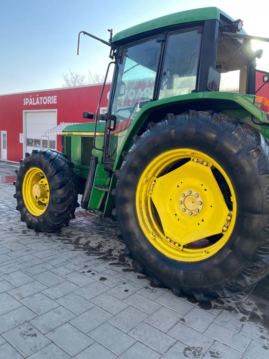 John Deere 6410  105 CP