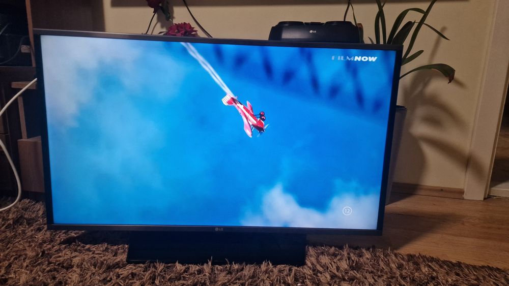 Lg smart Tv web os,diagonala 101cm