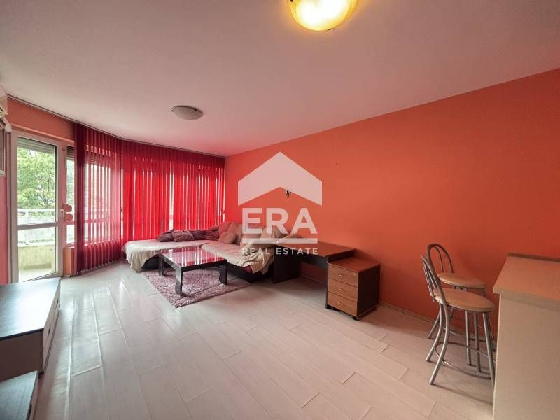 Дава се под наем Двустаен апартамент в Варна, Левски - 80 кв.м за 461 € - Снимка #1