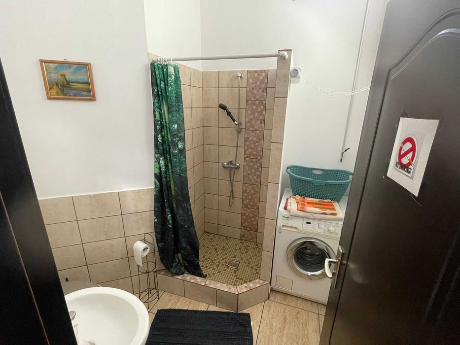 Cazare regim hotelier, PARCARE, 2 km Casa Austria, Judetean