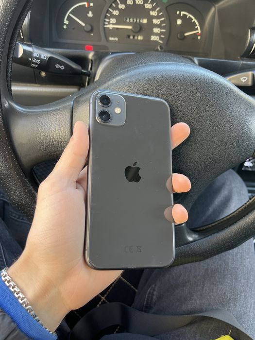 Продам iPhone 11