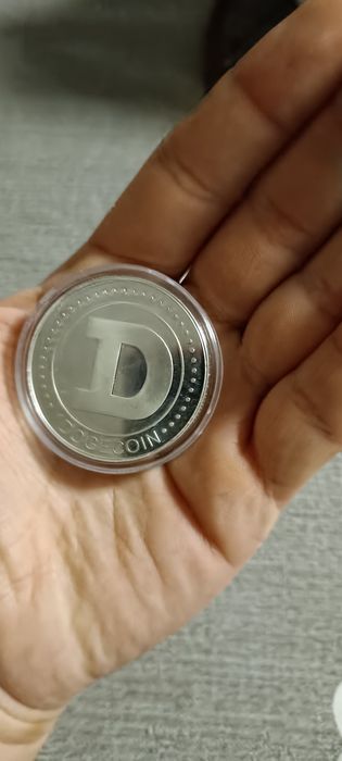 Продам Сувенир монету