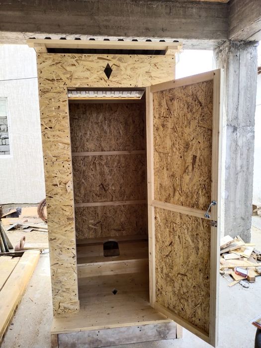 Продам уличный туалет