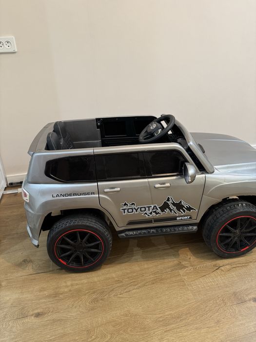 Машина с пультом