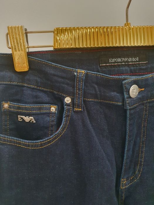 Blugi Emporio  Armani premium  + Tricou Armani  Exchange