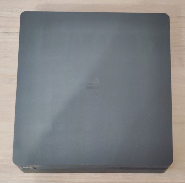 Playstation 4 Slim