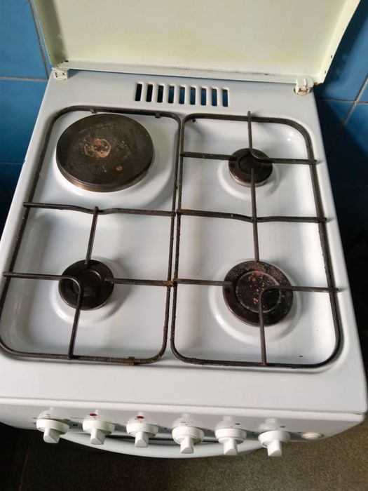 Продам срочно б/у газ.плита ( духовка)