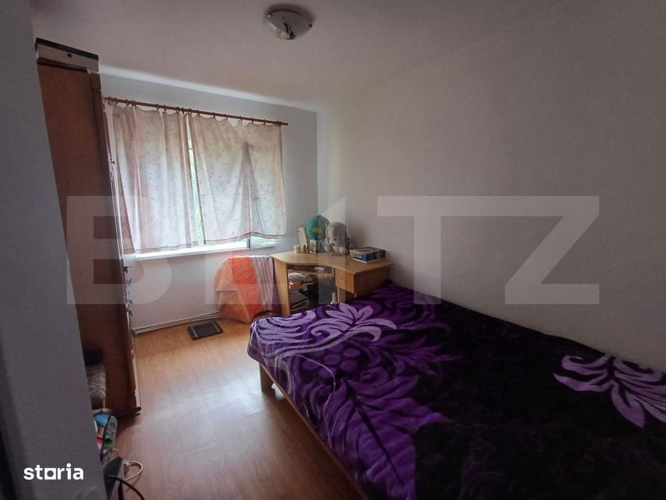 Apartament de vanzare, cu 3 camere, 70 mp, zona Revolutiei