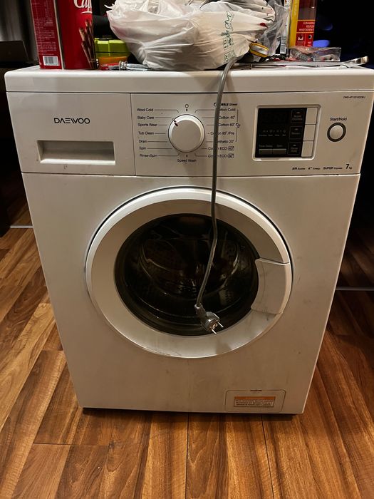 Пералня Daewoo в добро състояние. Налична до сряда