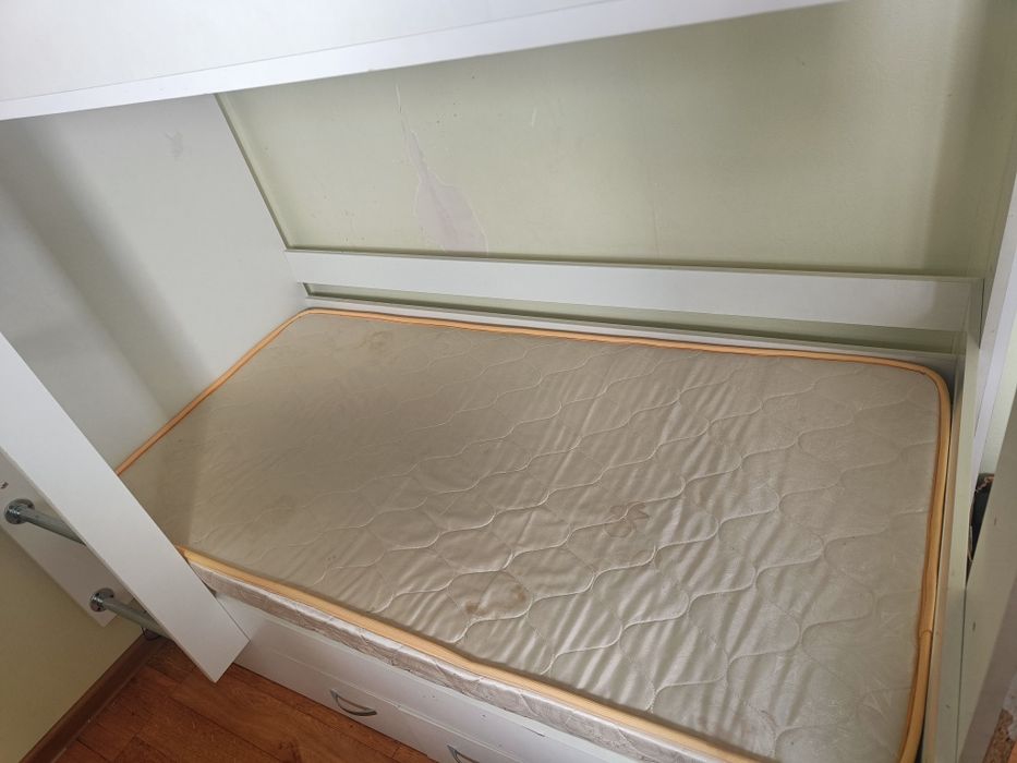 Продам двухъярусную кровать