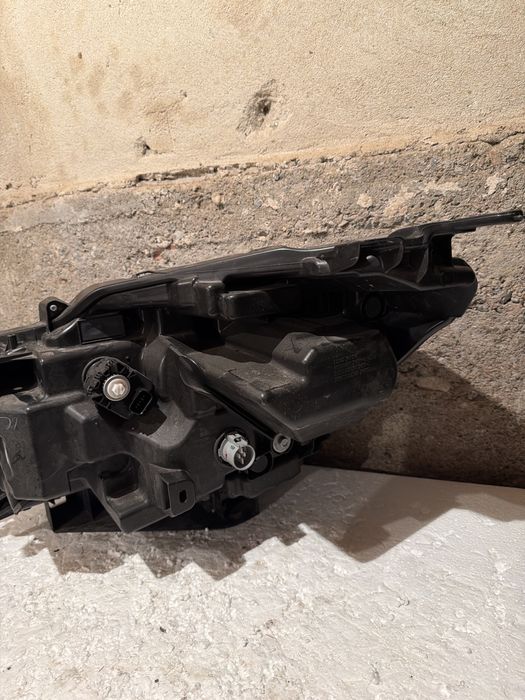 Фар за Suzuki SX-4 S-Cross