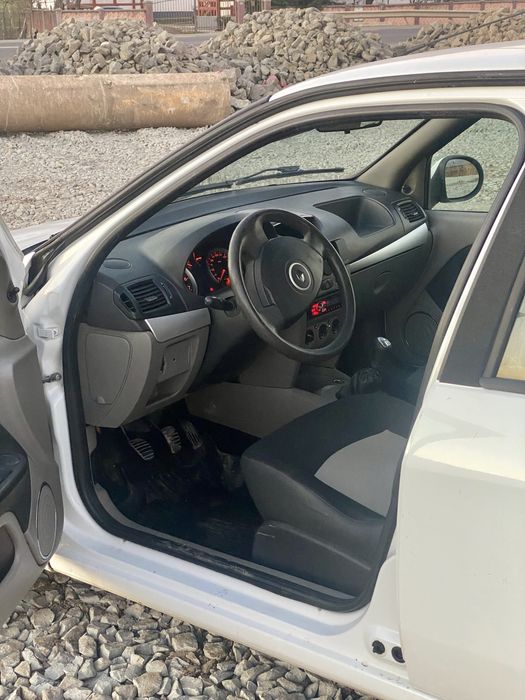 Renault Symbol / 3300 lei / Acte la zi