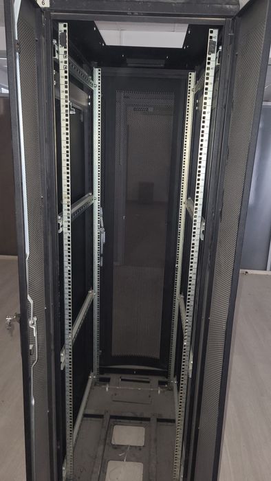 Шкаф коммутационный