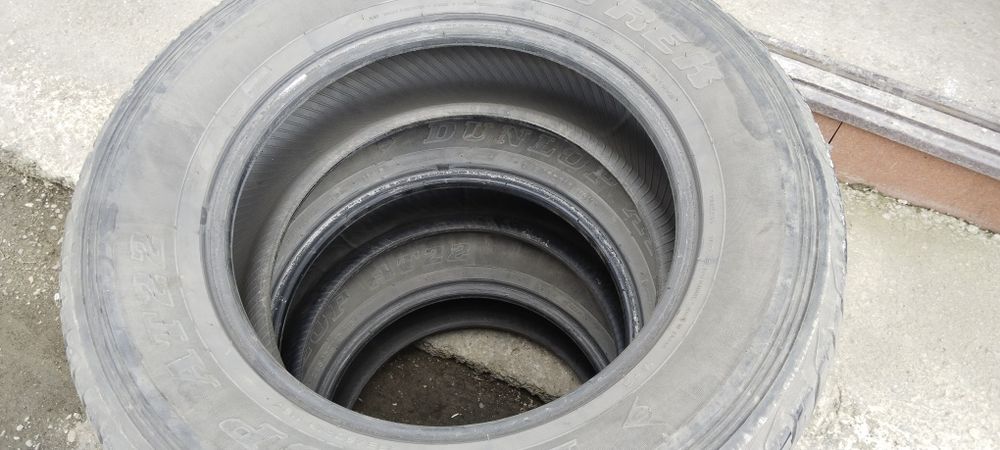 Продам Шины б/у 285/60/18