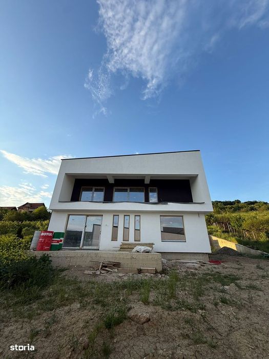 Casa moderna P+E 214 mp Corunca, str Rasaritului