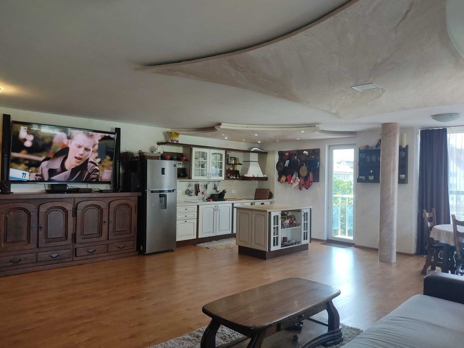 Продава се Тристаен апартамент в София, Гоце Делчев - 120 кв.м за 2084 €/кв.м - Снимка #3