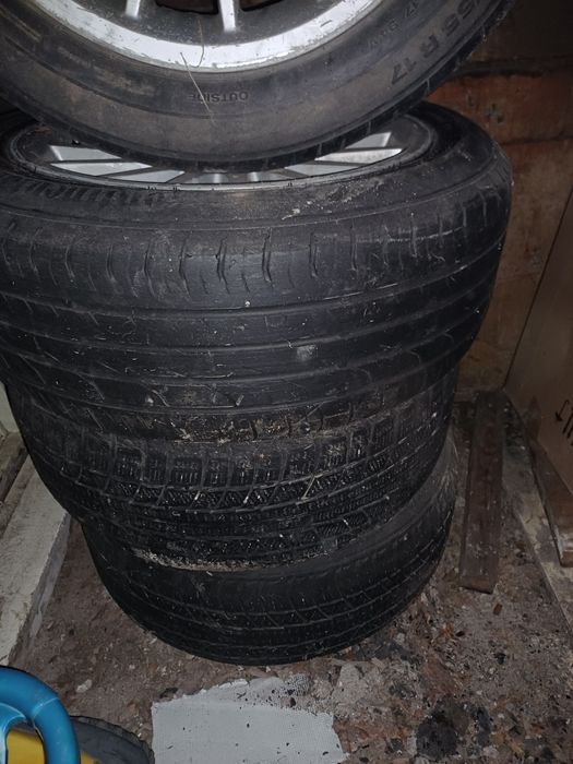 Продам диски с шинами 215/55/R17