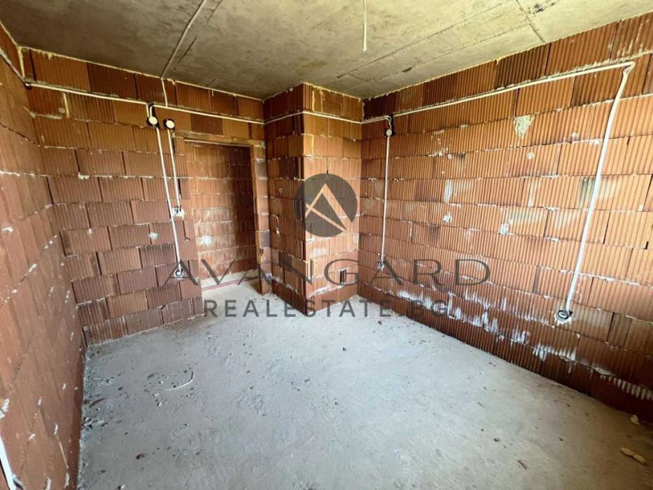 оф.24455 АКТ 14! Двустаен с двор/ Смирненски