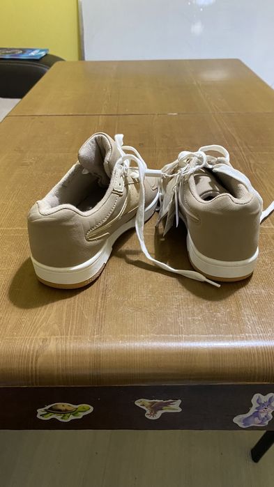 Чисто нови обувки Zara