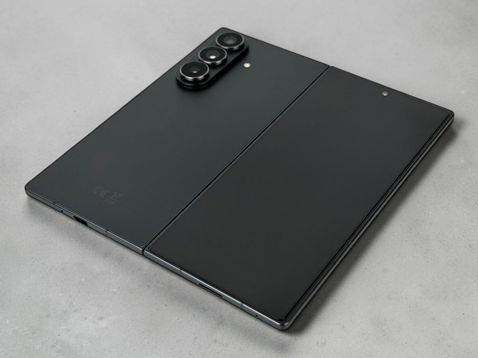 КАТО НОВ! Samsung Galaxy Z Fold 7 5G 256GB Black 45 Заряда! Гаранция!